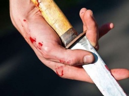 Бросался с ножом: В Тернопольской области мужчина ограбил свою девушку