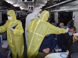 Семерых пассажиров, прибывших спецпоездами из ЕС, госпитализировали во Львове