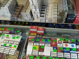 В Никополе "накрыли" два магазина с нелегальными сигаретами и суррогатным алкоголем