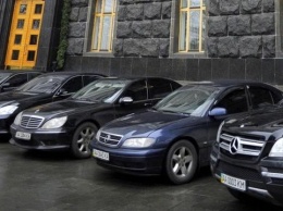 Автопарк Рады передает медикам Киева 25 автомобилей (ФОТО)