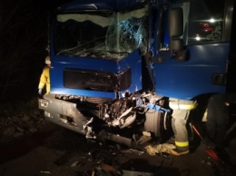 Стало известно какие травмы получил водитель грузовика, попавшего в аварию на трассе под Мелитополем