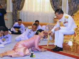 Жители Таиланда разочаровываются в короле