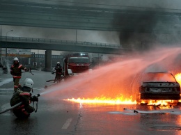 В Одессе легковушка влетела в ларек и загорелась: последствия ДТП