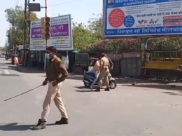 Полиция Индии палками разогнала протестующих