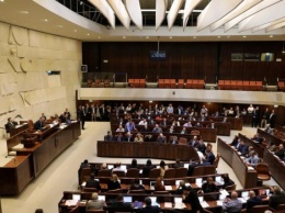 В Израиле спикер Кнессета ушел в отставку, отказываясь подчиниться решению высшей судебной инстанции