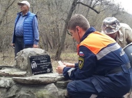 Спасатели Алушты благоустроили памятники в районе перевала Кебит-Богаз и горы Черной
