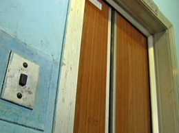 Киевляне жалуются, что в домах начали отключать грузовые лифты