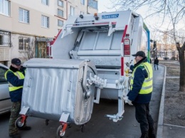 В Харькове пересмотрели график вывоза мусора и дезинфицируют контейнеры