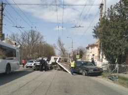 BMW и Acura столкнулись на проспекте Вернадского в Симферополе (ФОТО)
