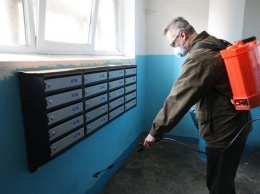 В Запорожье на санитарную обработку одного подъезда потратят 10 литров дезсредства