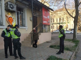 В Николаеве копы задержали дебошира с самодельным ножом