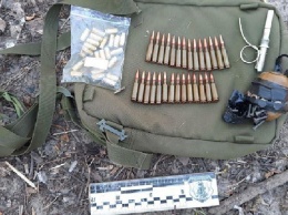 Гранаты и патроны: в Днепре местный житель нашел тайник с боеприпасами