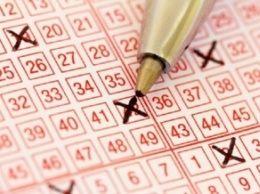 После 35 лет игры в лотерею супруги сорвали куш