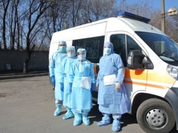 Медицинские учреждения получат 12 тыс. единиц многоразовых защитных костюмов, - ОП