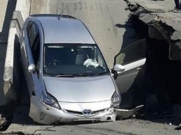 В Приморье автомобилист заснял крушение моста и сам провалился