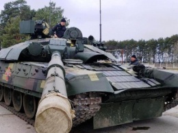 На полигоне "Десна" тестируют модернизированный танк Т-72