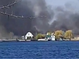 ЧП в Херсоне - десятки домов объяты пламенем, подробности и кадры