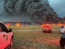 В США вблизи аэропорта сгорели более 3 тысяч автомобилей: в сети опубликовали видео
