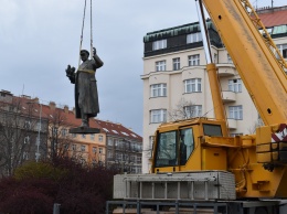 Чехия осудила нападение на свое посольство в Москве