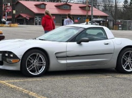 Кто и зачем сделал этого коротыша Chevy Corvette C5?