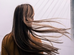 Три пищевые добавки, которые помогут восстановить сухие, поврежденные волосы