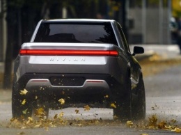 Коронавирус «перенес» продажи электропикапа Rivian