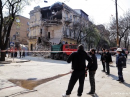 Обрушение дома в Одессе: проектировщик считает, что его могла спровоцировать утечка воды и большегрузный транспорт