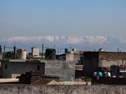 Жители Индии благодаря карантину впервые за 30 лет увидели Гималии