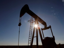Страны ОПЕК+ договорились о рекордном сокращении добычи нефти