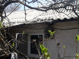 В Золотом боевики «ЛНР» обстреляли хутор Вольный: снаряд попал в дом волонтера гуманитарной миссии
