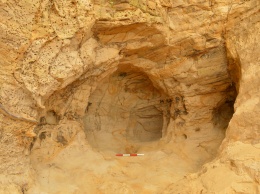 Британские железнодорожники случайно нашли пещерный храм (фото)
