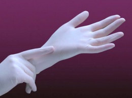 Одноразовые перчатки для защиты: названа их опасность, медики предупредили