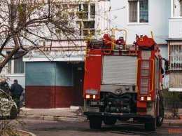 В Днепре на проспекте Мира горела квартира: спасатели добирались к 15-летнему мальчику через окно