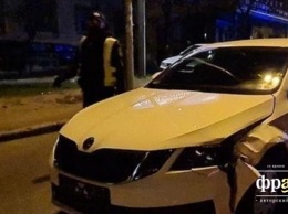 В Киеве полицейский автомобиль насмерть сбил пешехода