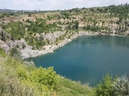 Находился в воде около 3 недель: в карьере нашли труп мужчины