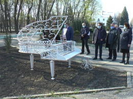 В Лозовой появится цветочный рояль (фото)