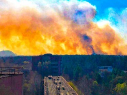 Пожар в Чернобыльской зоне: Огонь приблизился к Припяти и хранилищу радиоактивных отходов
