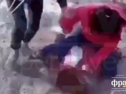 Под Киевом две девочки жестоко избили сверстницу. Третья снимала процесс на видео