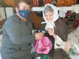 В Мирнограде с 95-летием поздравили долгожительницу города