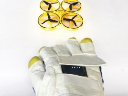 Представлен концепт космических перчаток для удаленного управления луноходами