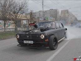В Харькове из старой "Волги" сделали 5,0-литровый маслкар: видео