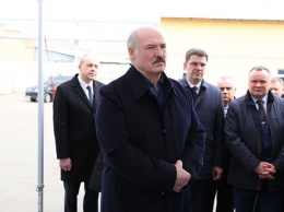 Лукашенко утвердил механизм эвакуации беларусов из-за рубежа. Ранее он заявлял, что не будет посылать чартеры