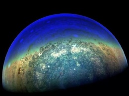 NASA показало невероятные фотографии Юпитера