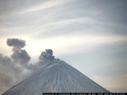 На Камчатке началось извержение вулкана Ключевская сопка. Фото