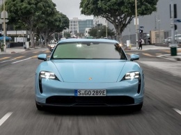 Новый Porsche Taycan 4S уступает в запасе хода Tesla