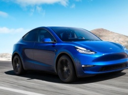 Электрокары Tesla научат парковаться самостоятельно