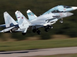 Российский Су-35 вплотную приблизился к американскому самолету-наблюдателю у побережья Сирии