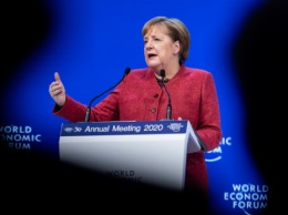 Меркель призывает не спешить со снятием карантина: ситуация обманчива