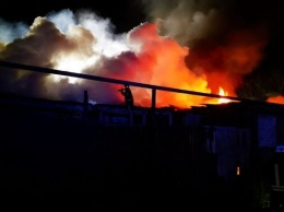В Покровске горело здание бывшей школы: подробности