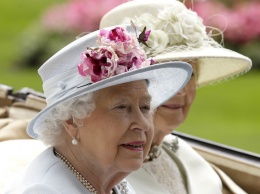 Королева Елизавета II отметит свой день рождения с родственниками по онлайн связи: фото именинницы